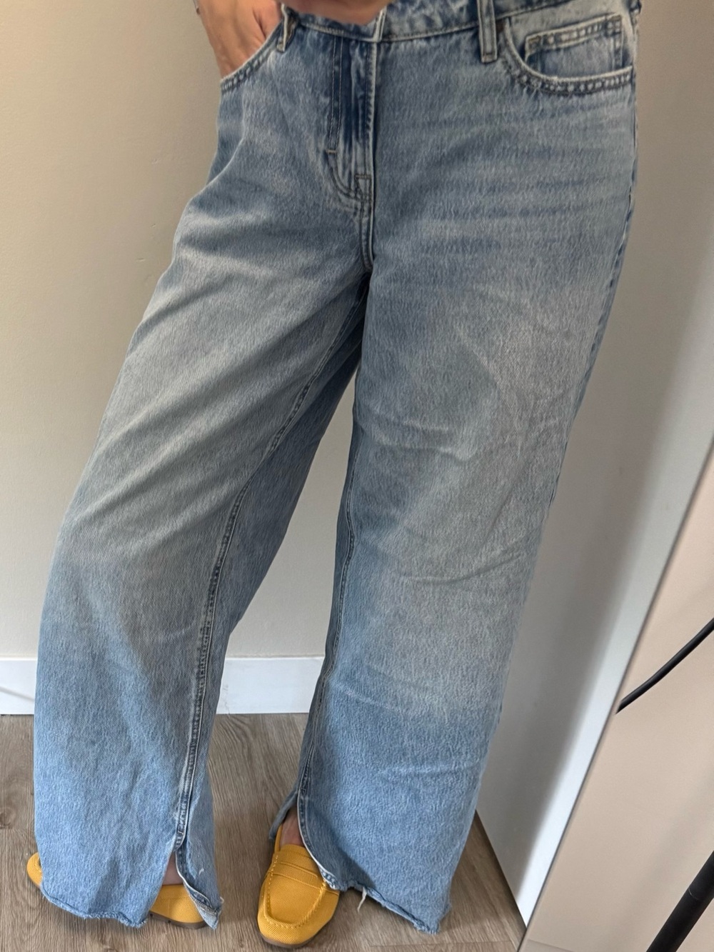 Hidden Jeans Mid Rise Wide Leg